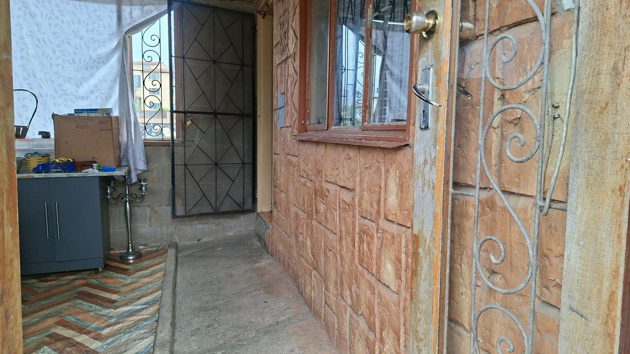 Photo 5 of 18