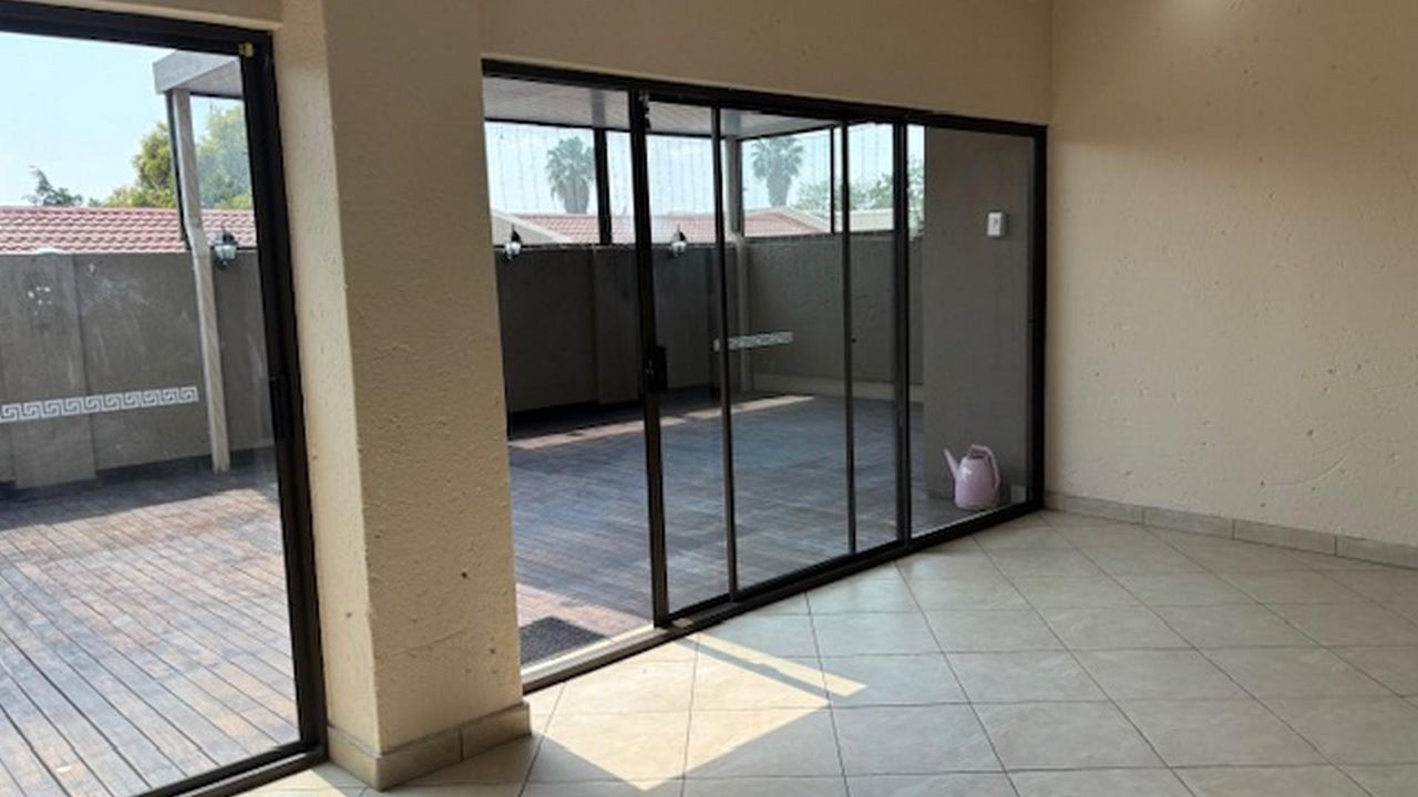 Photo 20 of 53