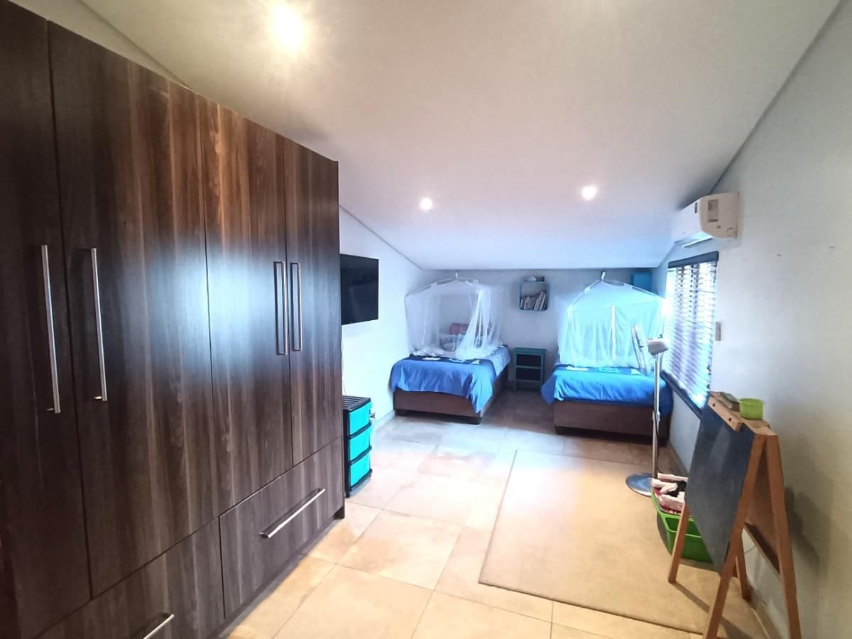 Photo 18 of 20
