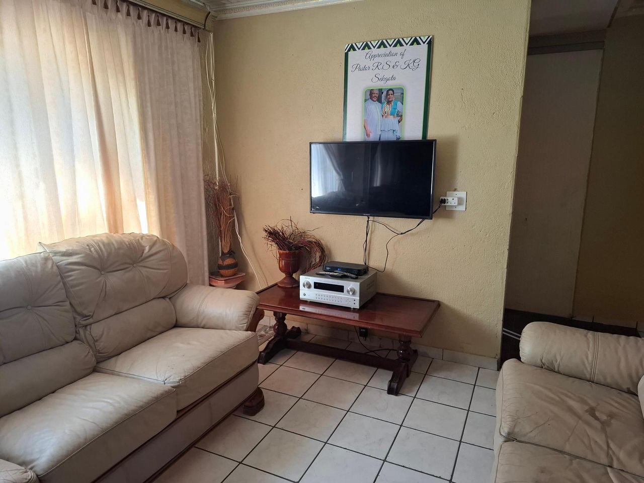 Photo 14 of 32