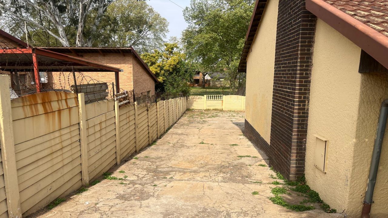 Photo 2 of 24