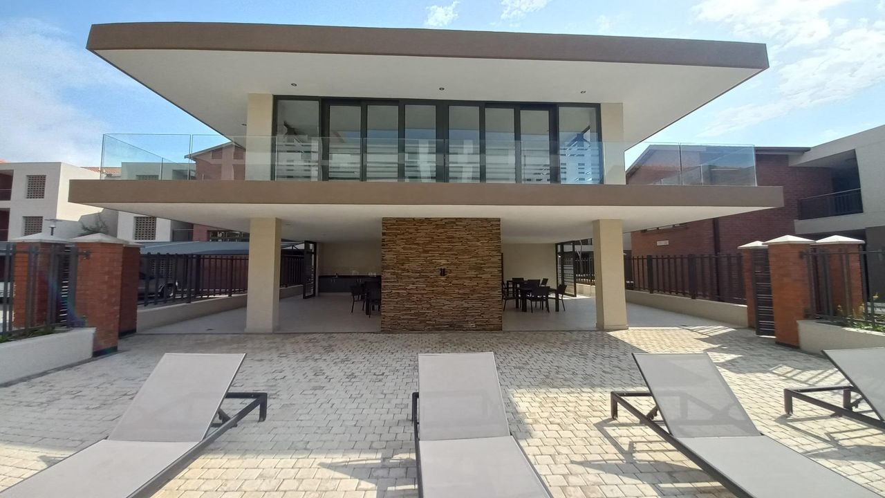 Photo 5 of 24
