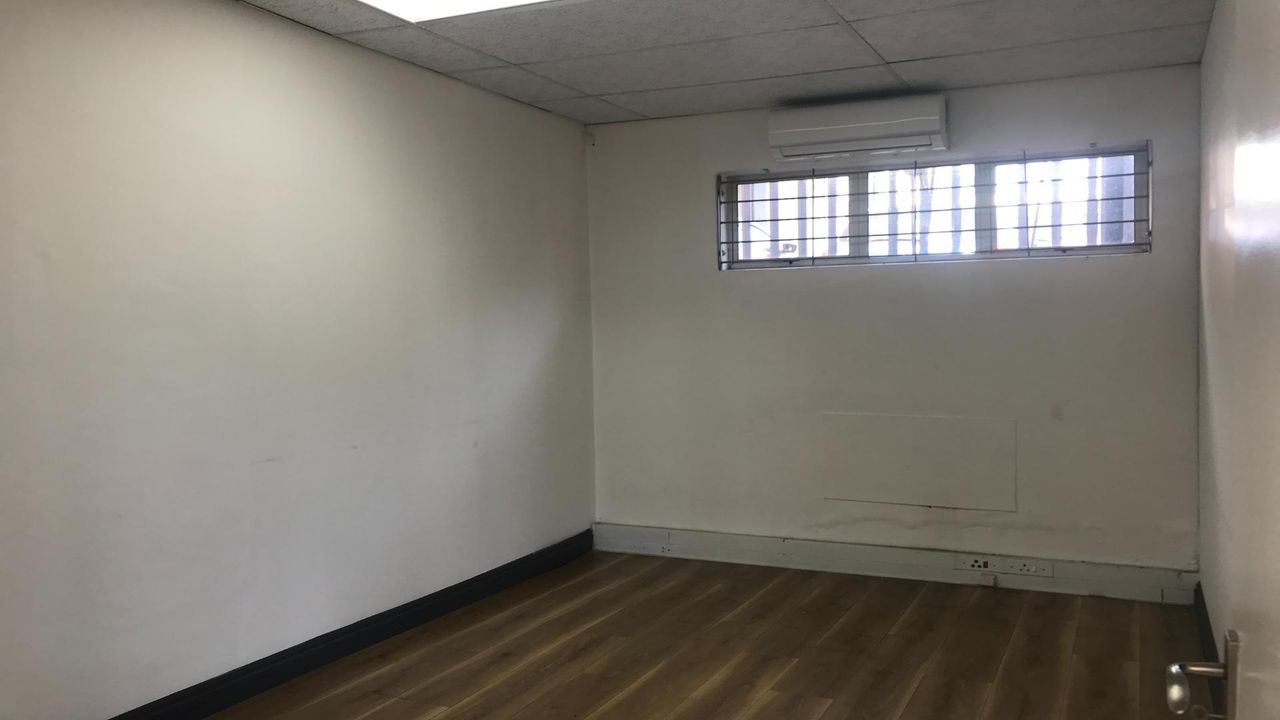 Photo 7 of 24
