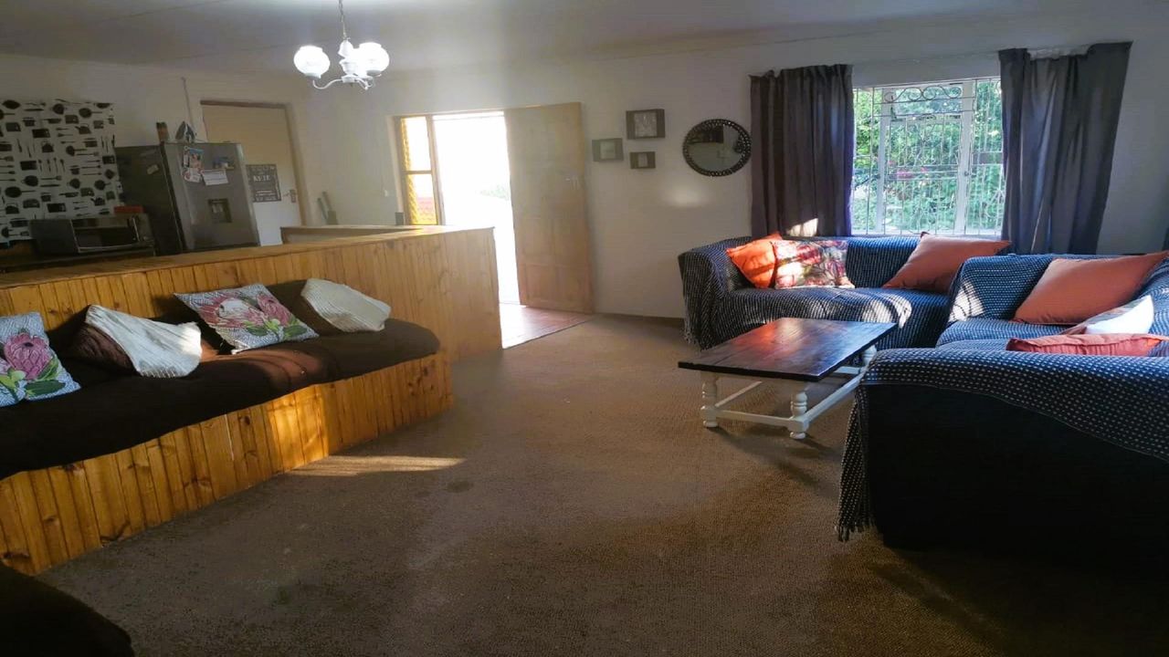Photo 4 of 24