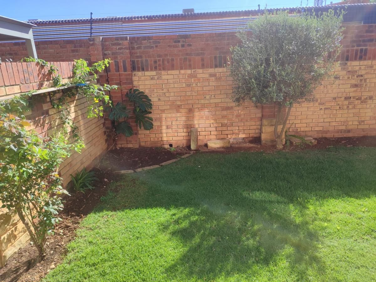 Photo 20 of 24