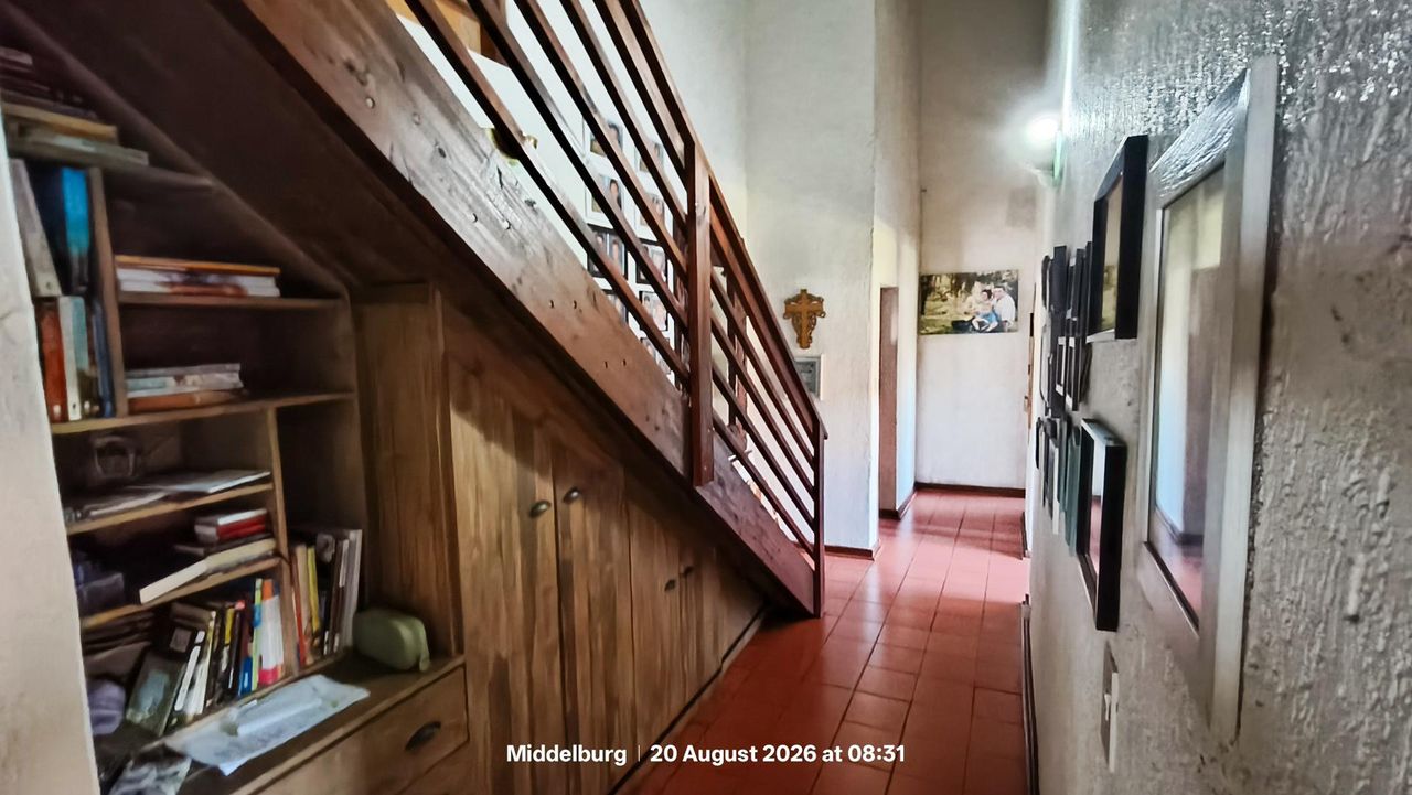 Photo 8 of 33