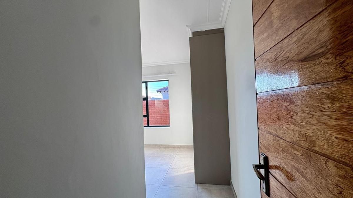 Photo 14 of 26