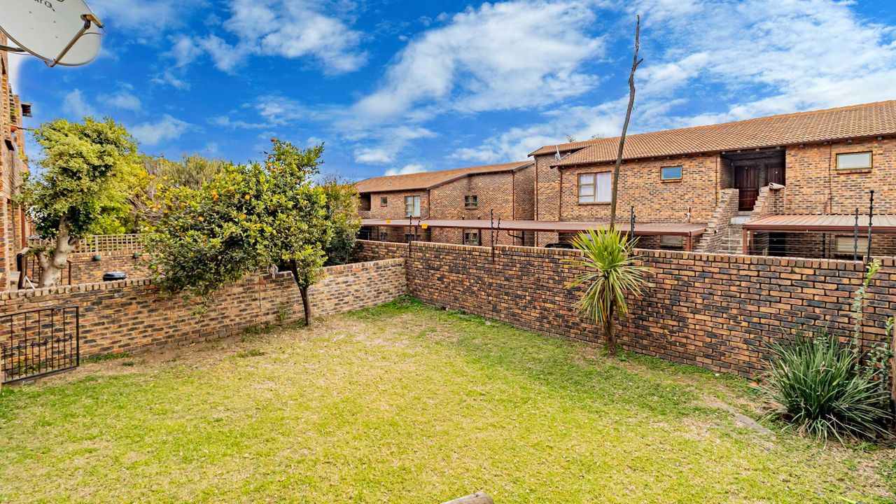 Photo of 2 Bedroom apartment for sale in North Riding, Randburg