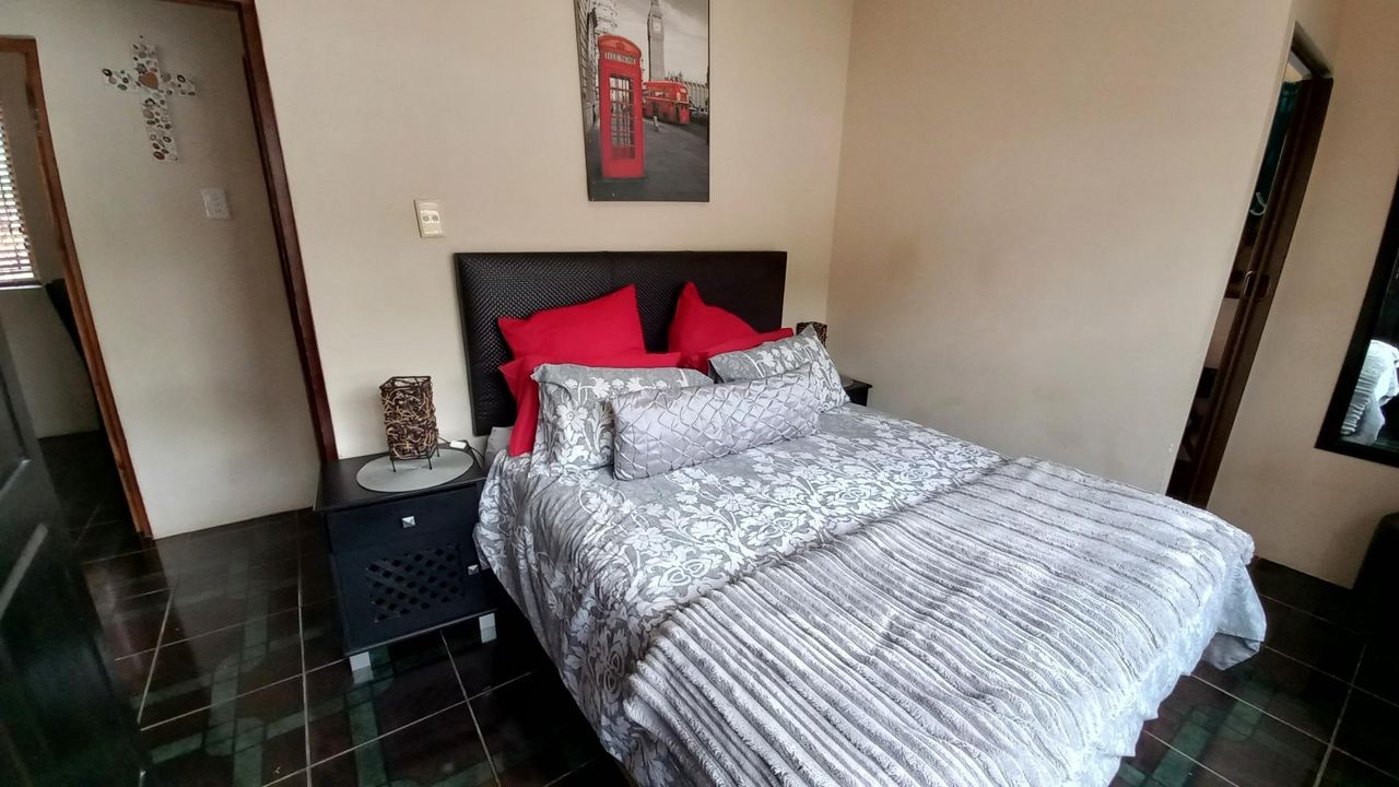 Photo 16 of 26