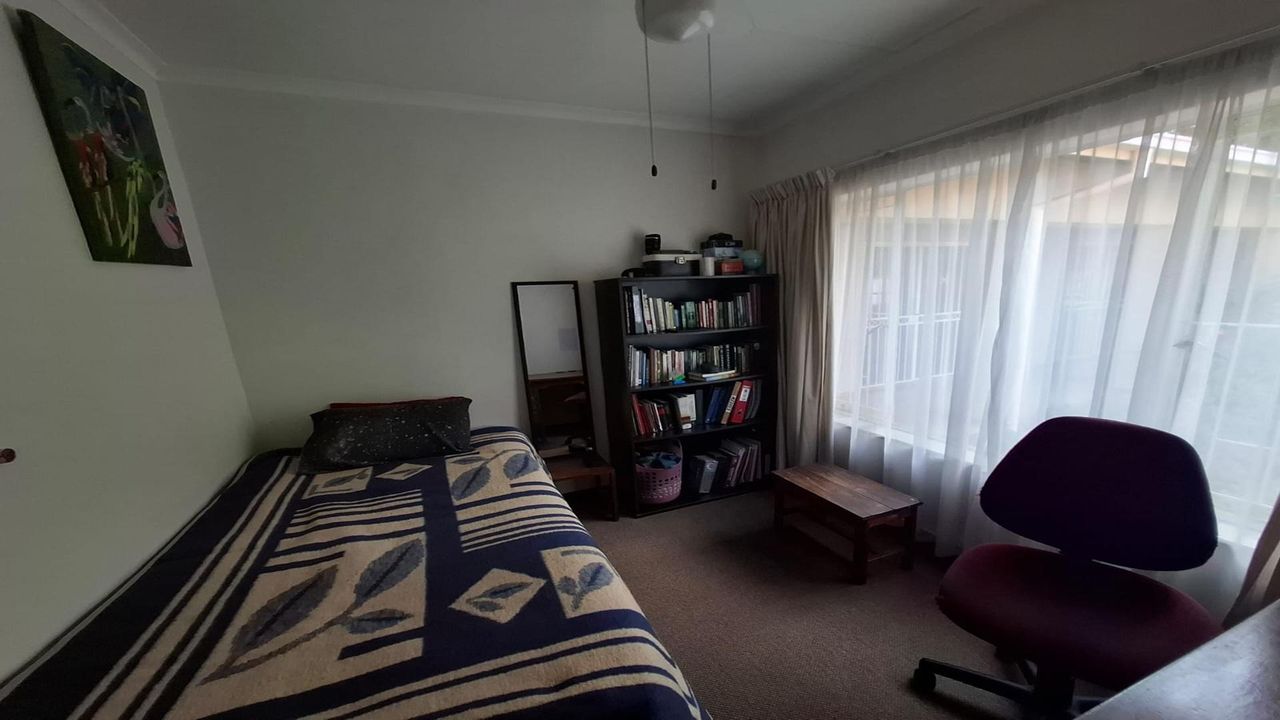 Photo 16 of 27