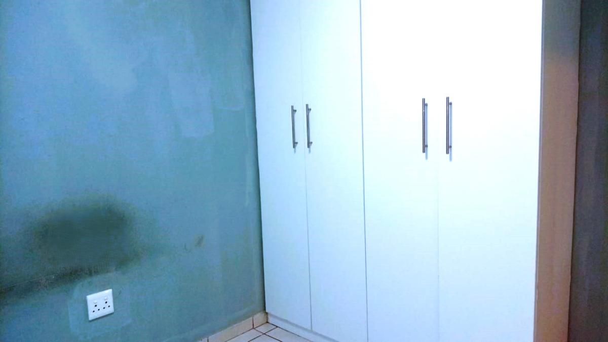Photo 8 of 24