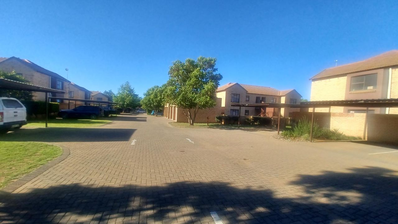 Photo 14 of 16