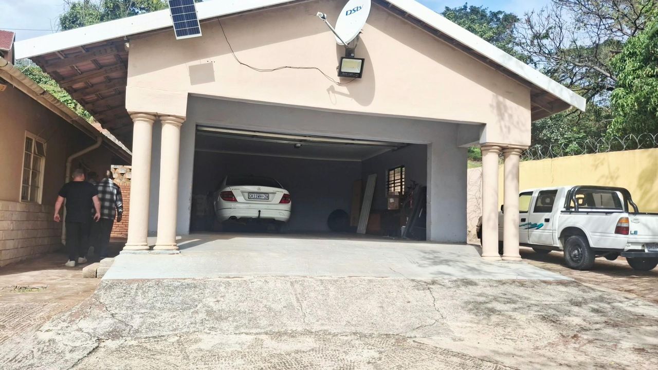 Photo 1 of 18
