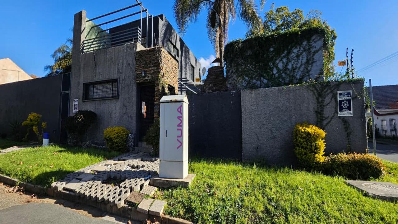 Photo 20 of 23