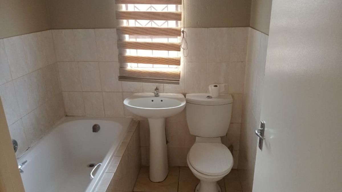 Photo 14 of 18