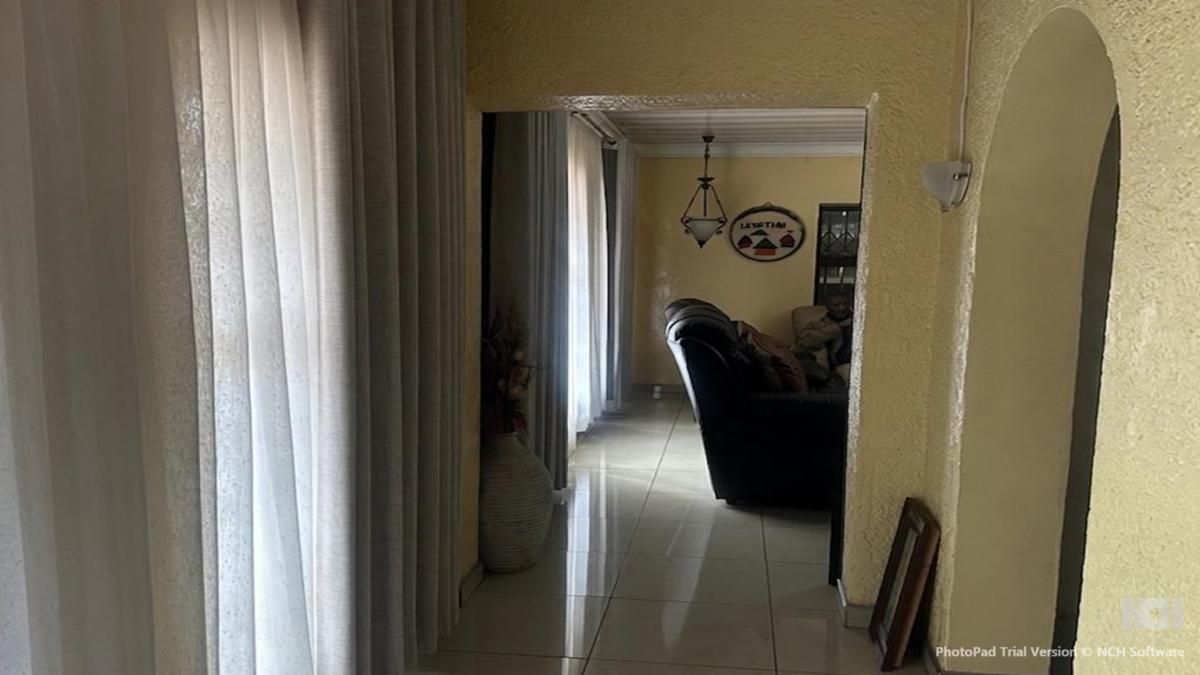Photo 14 of 22