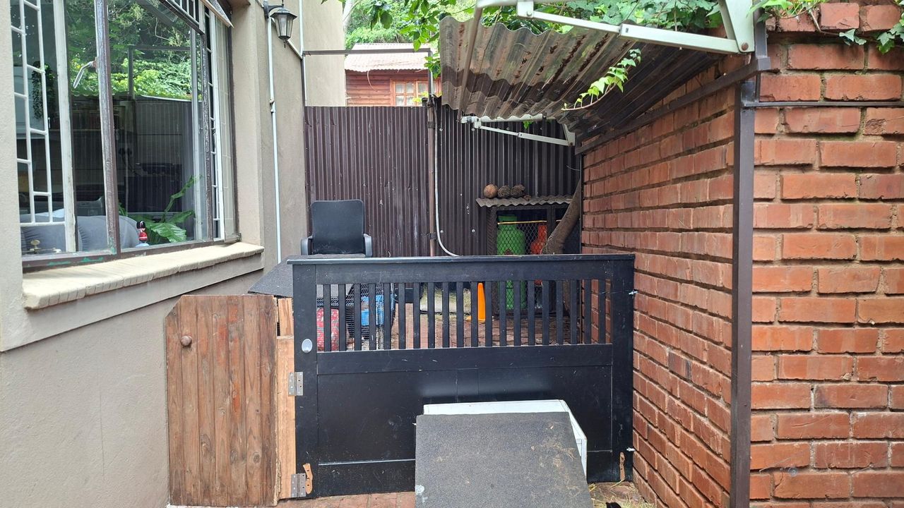 Photo 4 of 17