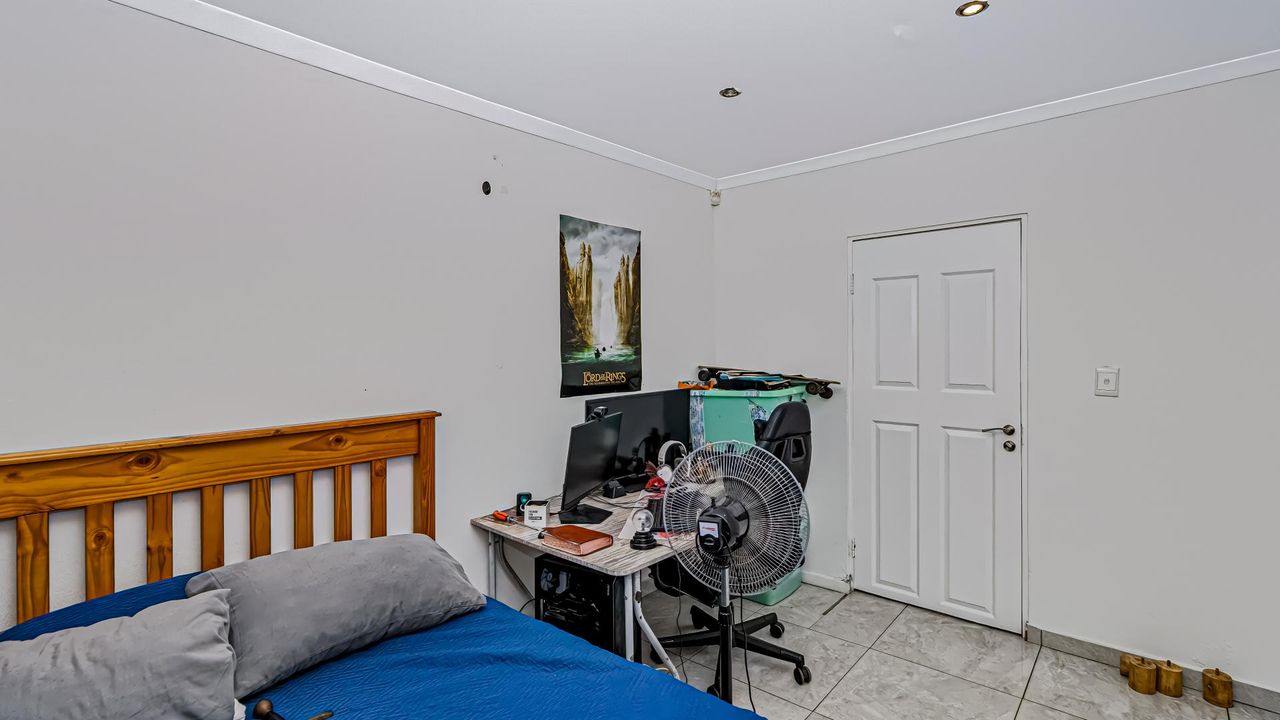 Photo 15 of 19