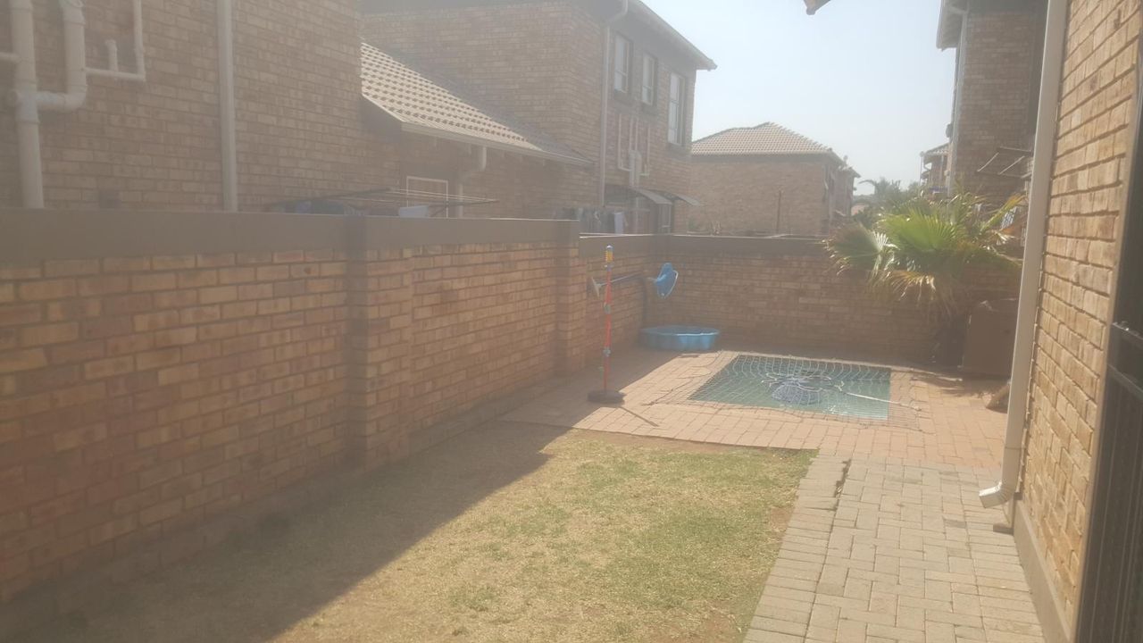 Photo 19 of 21