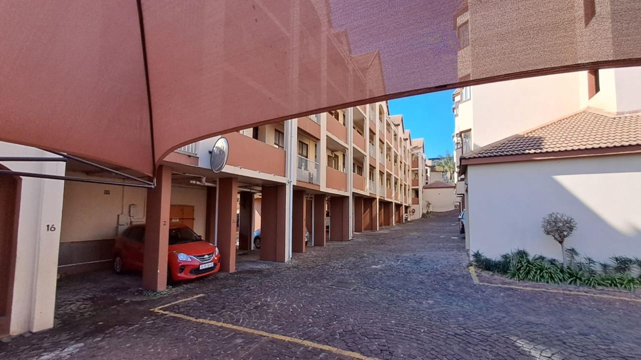 Photo 4 of 16