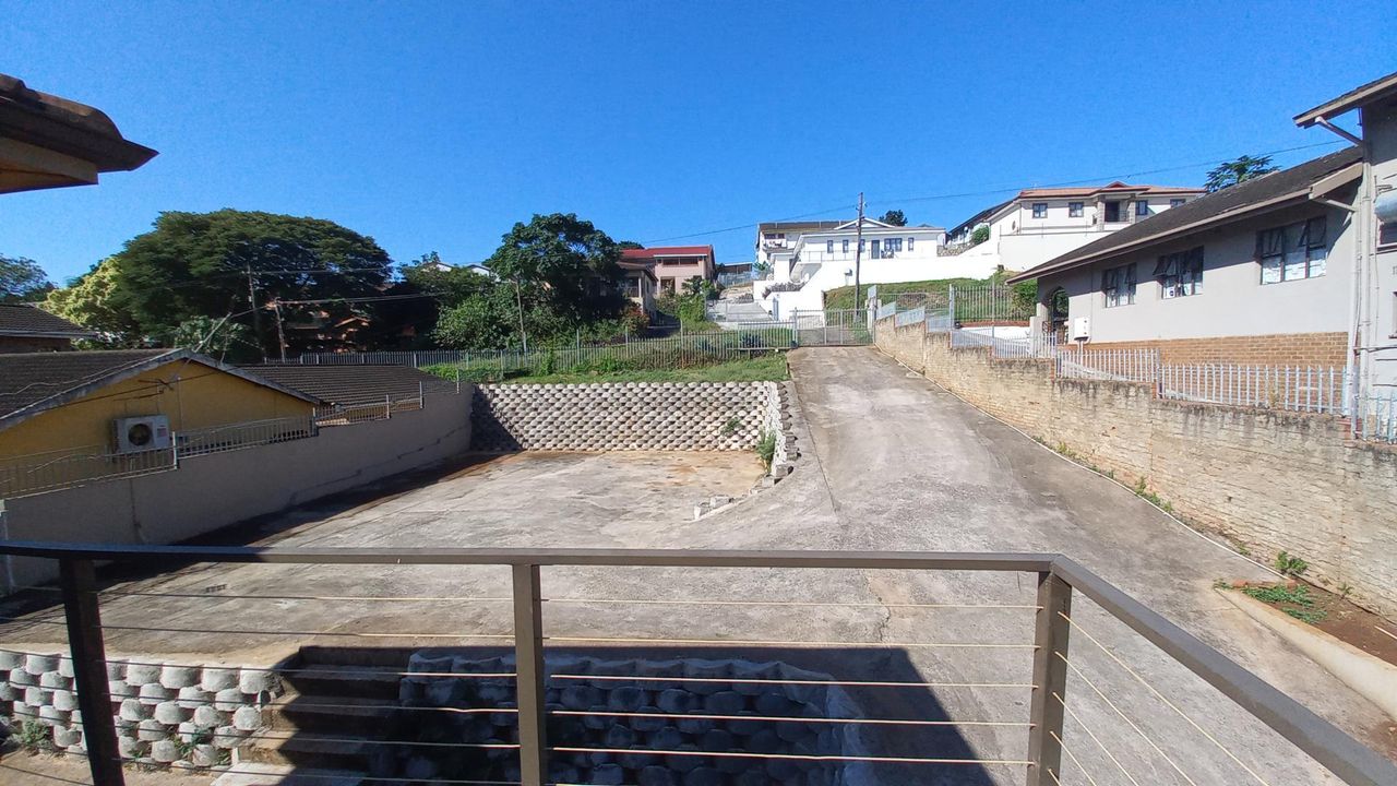 Photo 22 of 29