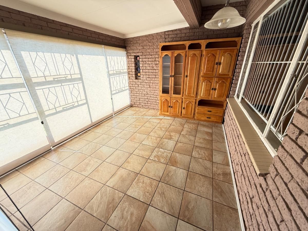 Photo of 2 Bedroom flat for sale in Lewisham, Krugersdorp