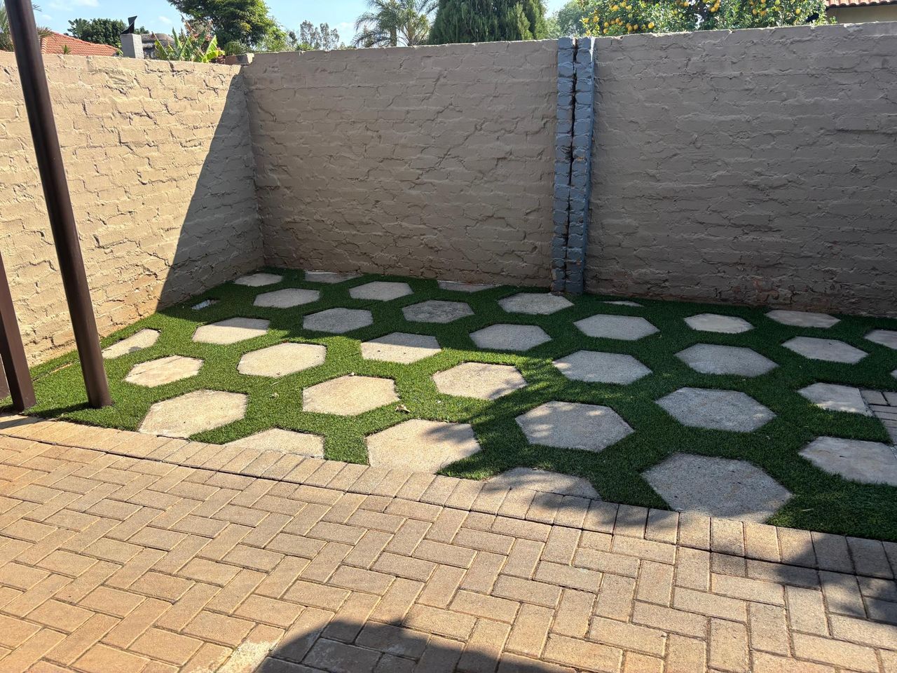 Photo 15 of 16