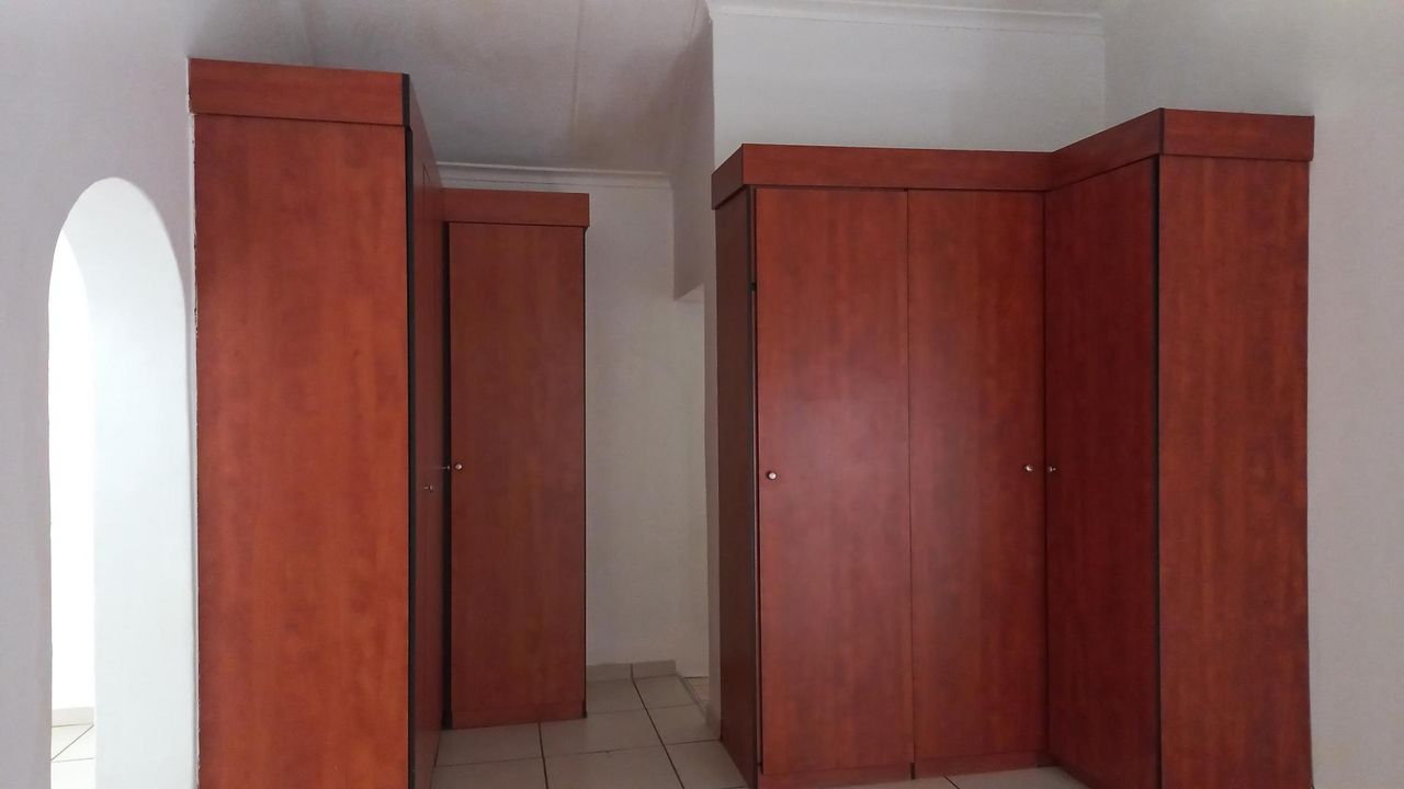 Photo 20 of 34