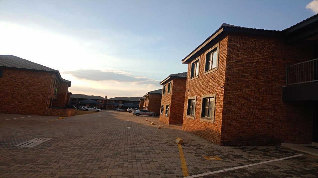 Photo 17 of 24