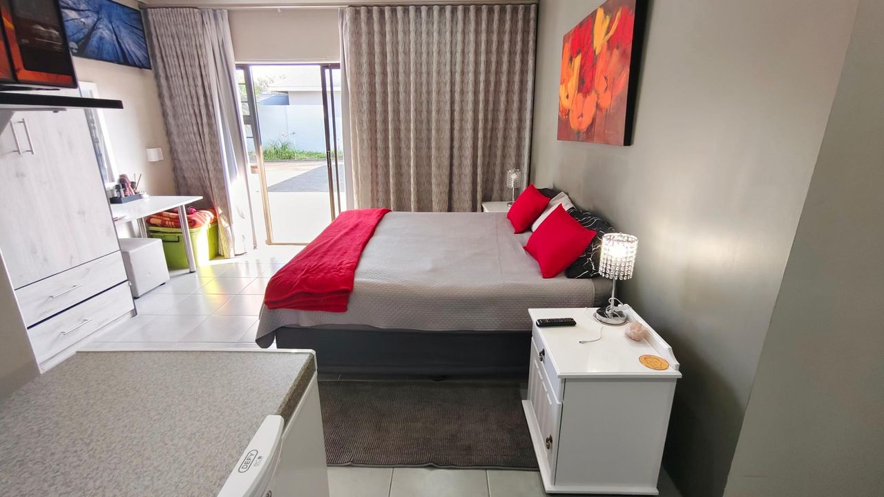 Photo of 6 Bedroom house for sale in Dan Pienaar, Bloemfontein