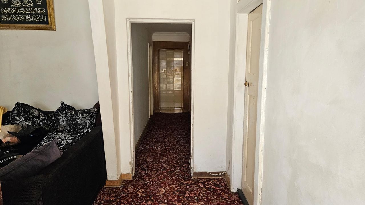 Photo 3 of 17