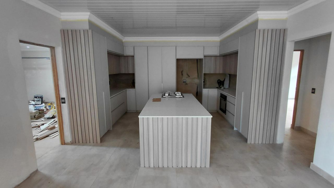 Photo 5 of 32