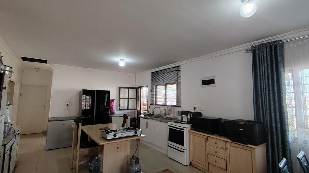 Photo 7 of 22