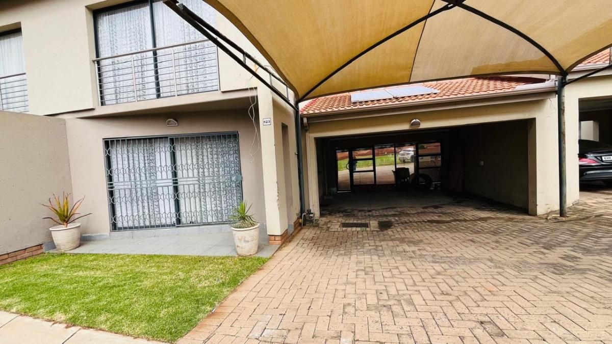 Photo of 3 Bedroom duplex townhouse - sectional for sale in Jackaroo Park, Witbank