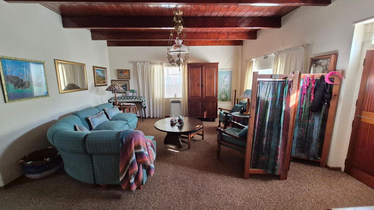Photo 6 of 25
