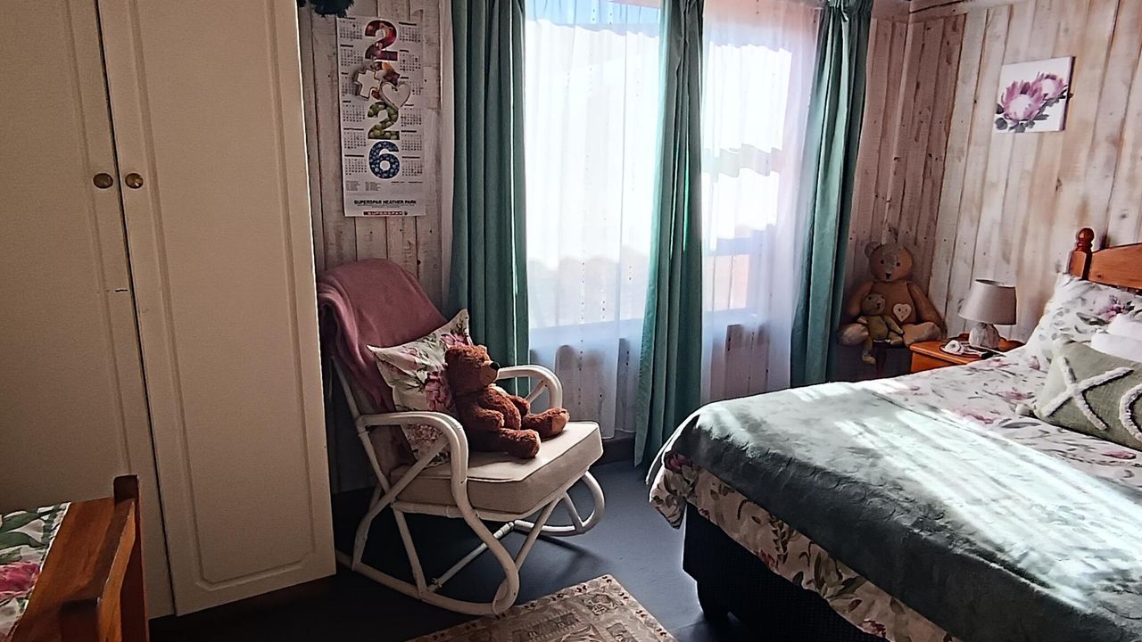 Photo 33 of 47