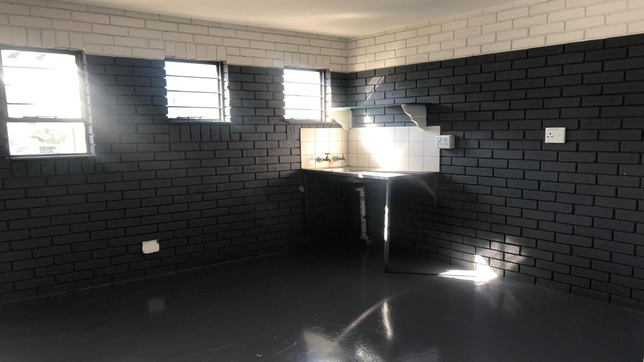 Photo 13 of 16
