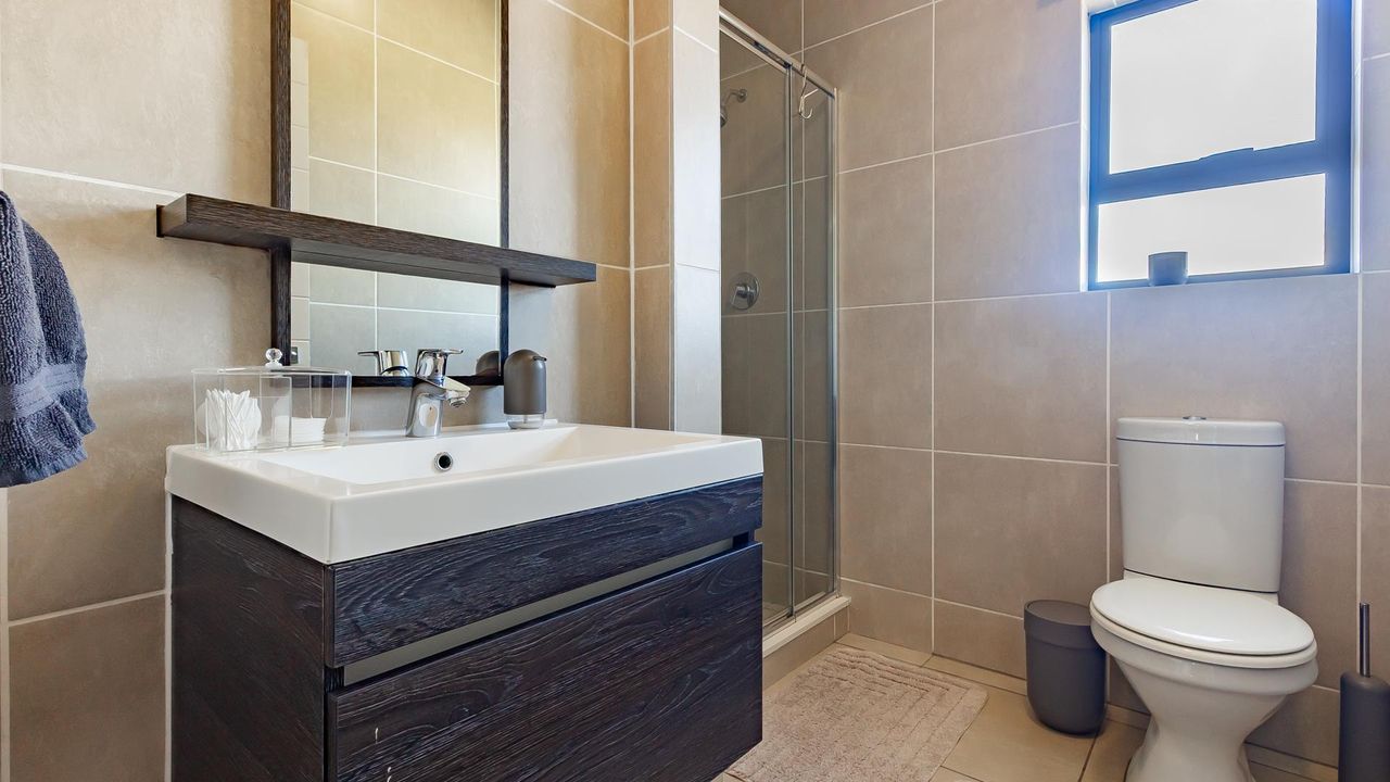 Photo of 1 Bedroom apartment sold in Olivedale, Randburg