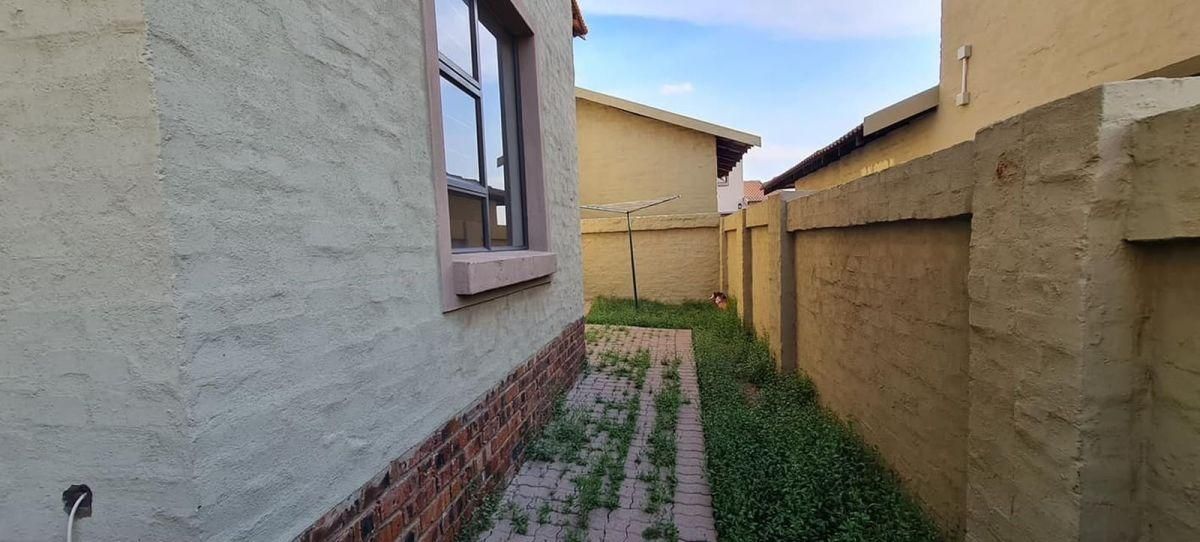 Photo 5 of 20