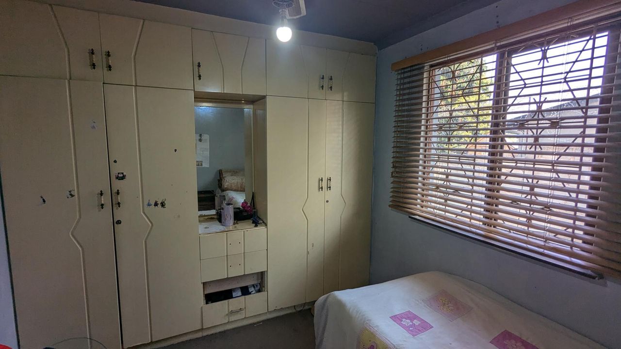 Photo 8 of 12