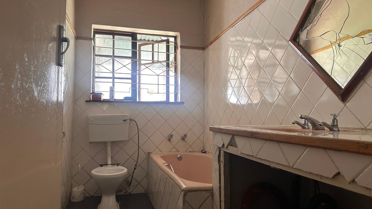 Photo 11 of 20