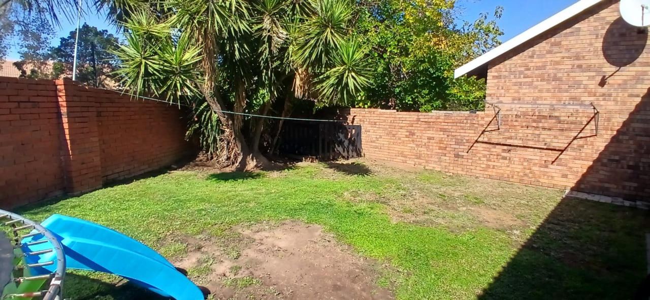 Photo 20 of 23