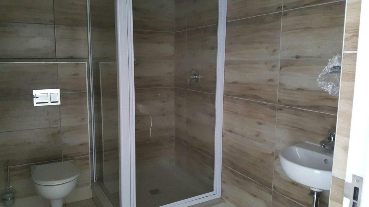 Photo 7 of 12