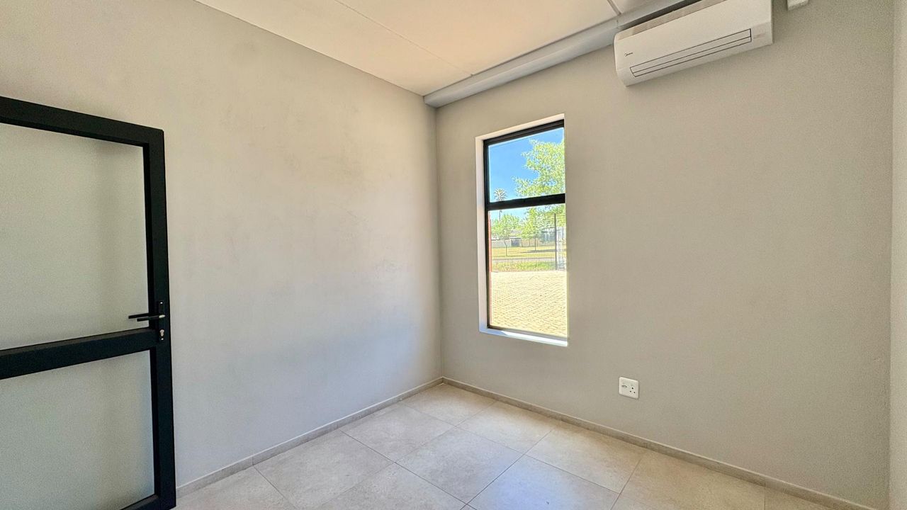 Photo 13 of 22