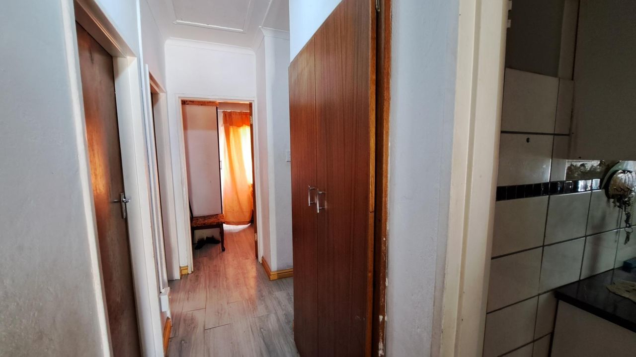 Photo 15 of 24