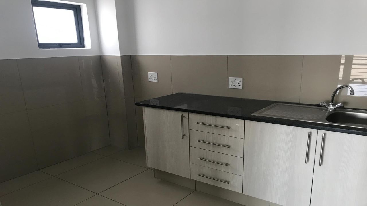 Photo 13 of 28