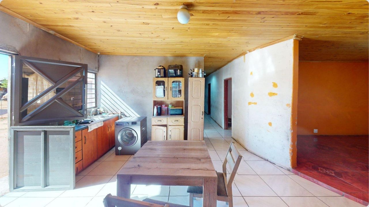 Photo 12 of 34