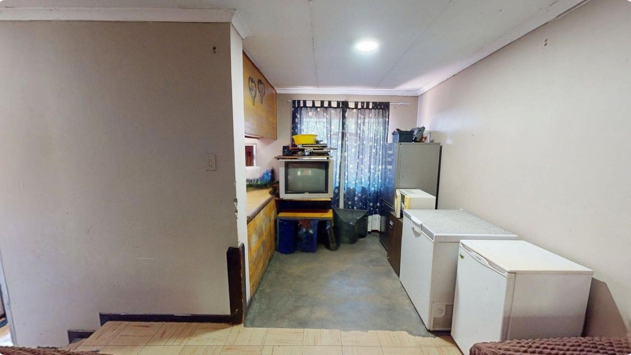 Photo 12 of 30