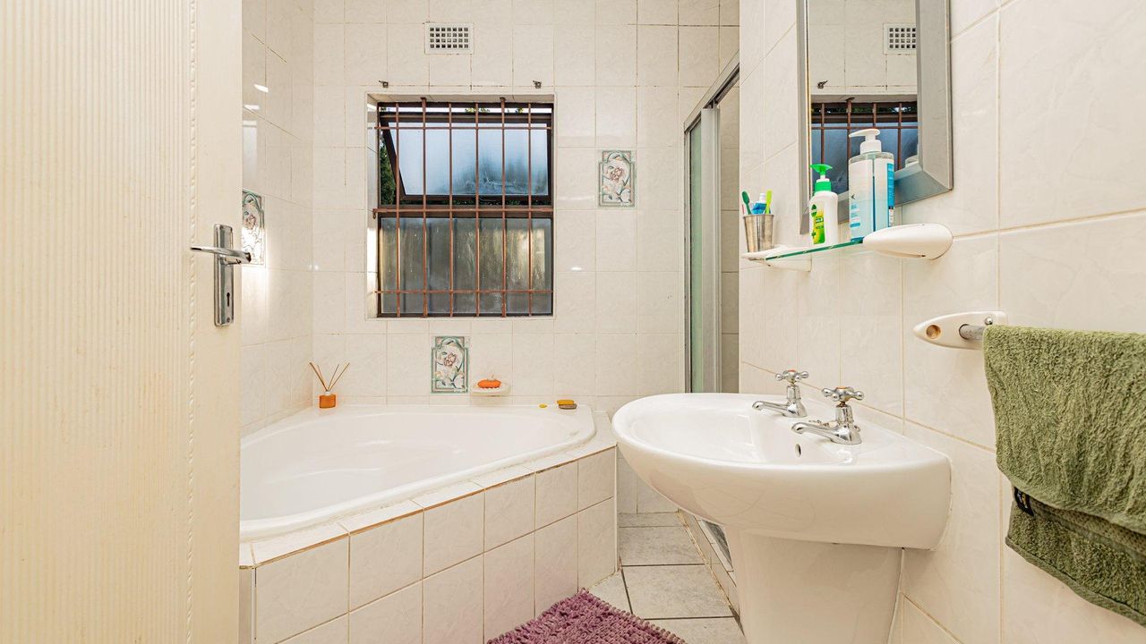 Photo of 3 Bedroom house for sale in Hoogstede, Brackenfell