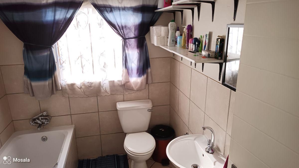 Photo 19 of 21